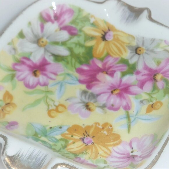 DAINTY Royal Crown ASHTRAY Boudoir Antique Ashtray Ceramic Ashtray Dresser Set - Picture 4 of 6
